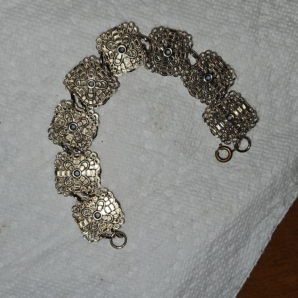 VNT Porcelain Rose Cameo Bracelet - Picture 9 of 11